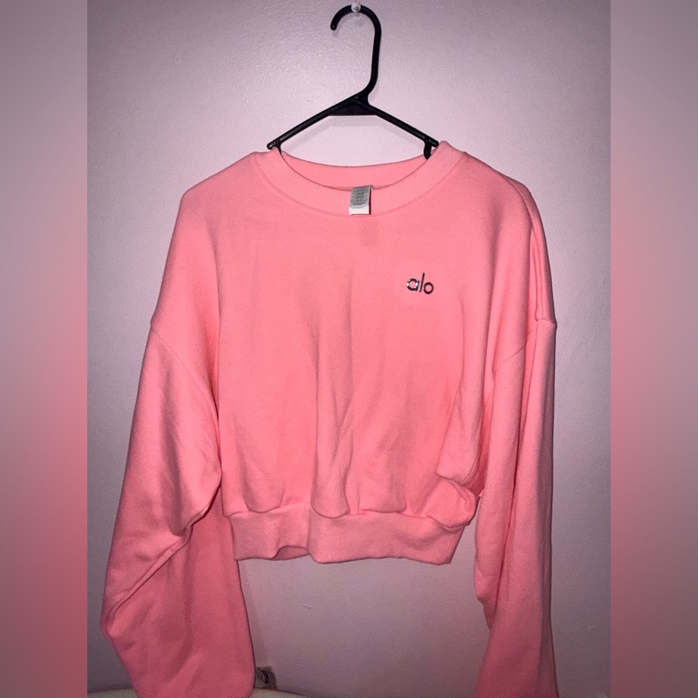 ALO cropped accolade crewneck  NEON BUBBLEGUM ( sold out online)